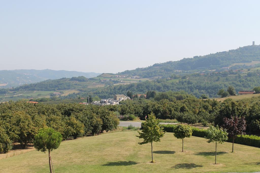 Villa Carla Castino Exterior foto