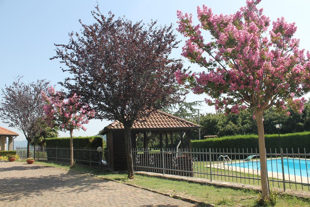 Villa Carla Castino Exterior foto