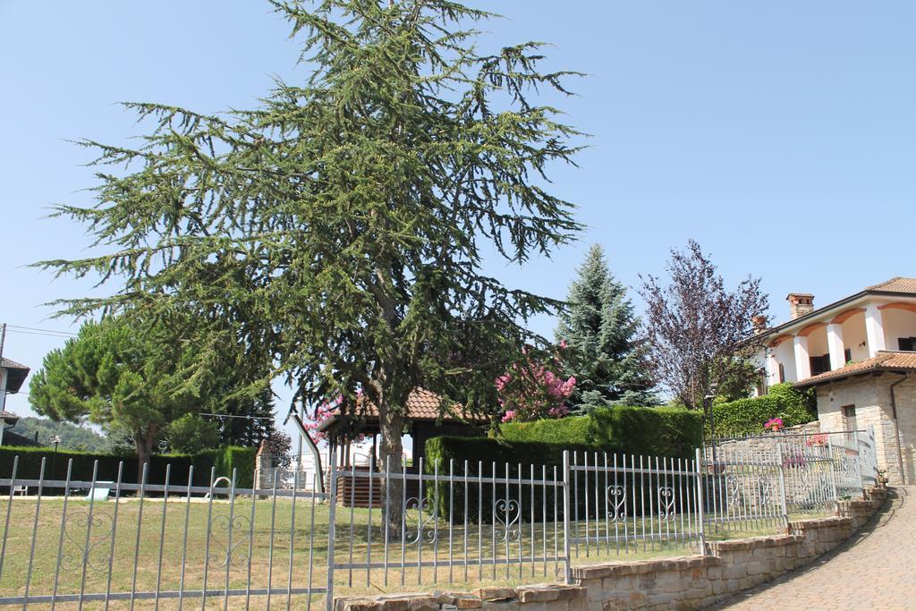 Villa Carla Castino Exterior foto